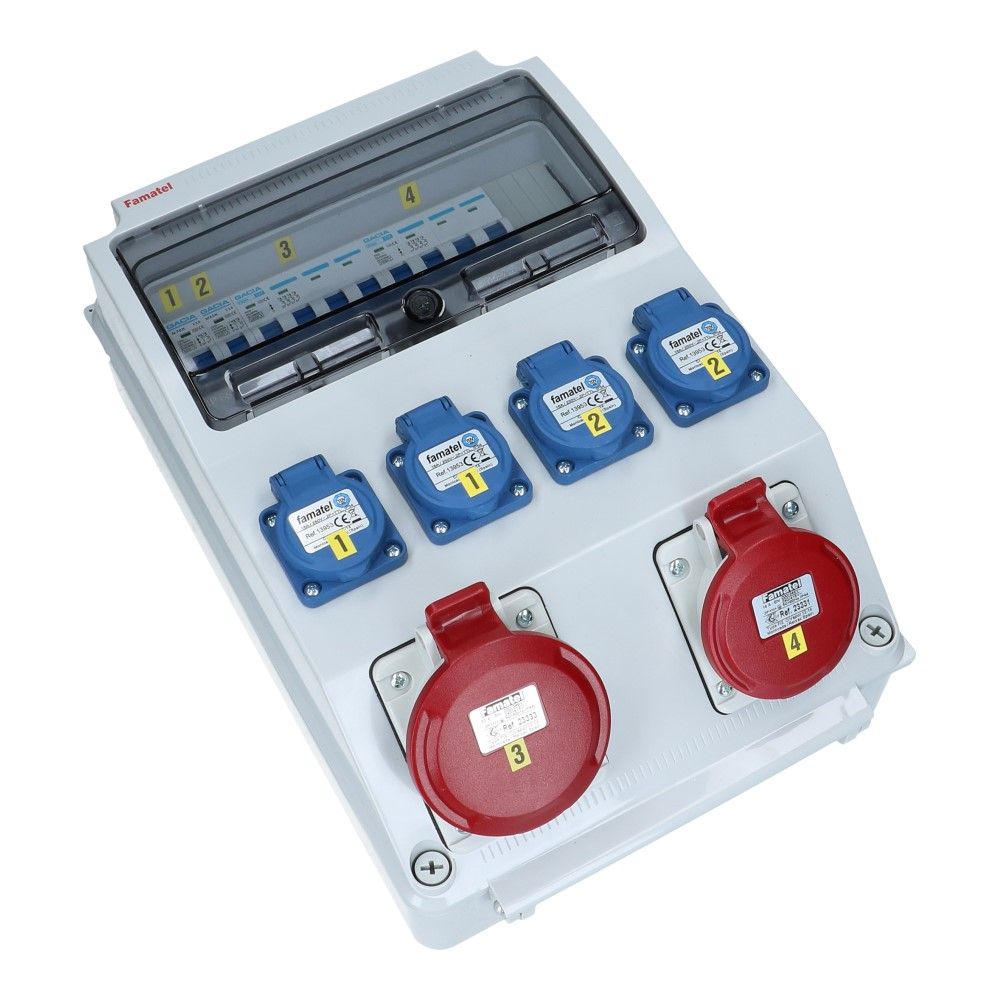 Wandverdeelkast IP44 beveiligd: 1x CEE 32A 5p 1x16A 5p 4x schuko per 2